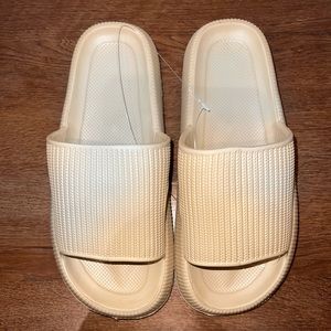 Cloud Cushion Slides